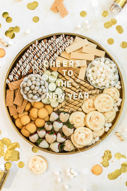 CHEERS TO THE NEW YEAR DESSERT BOARD (with video)
